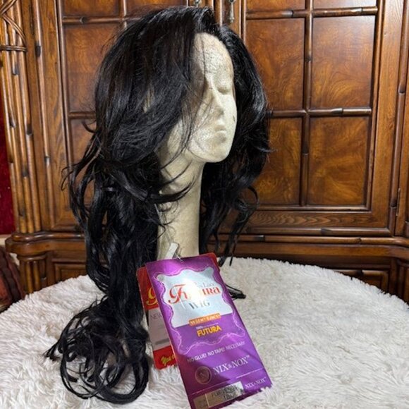 Nix & Nox Swiss Lace Futura 25" FLW-Venus Color 1B Wavy No Glue! Synthetic Wig - Picture 3 of 16